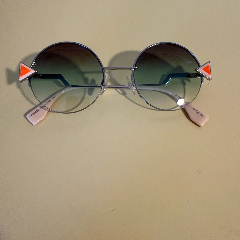Retro style Fendi sunglasses with circular frame